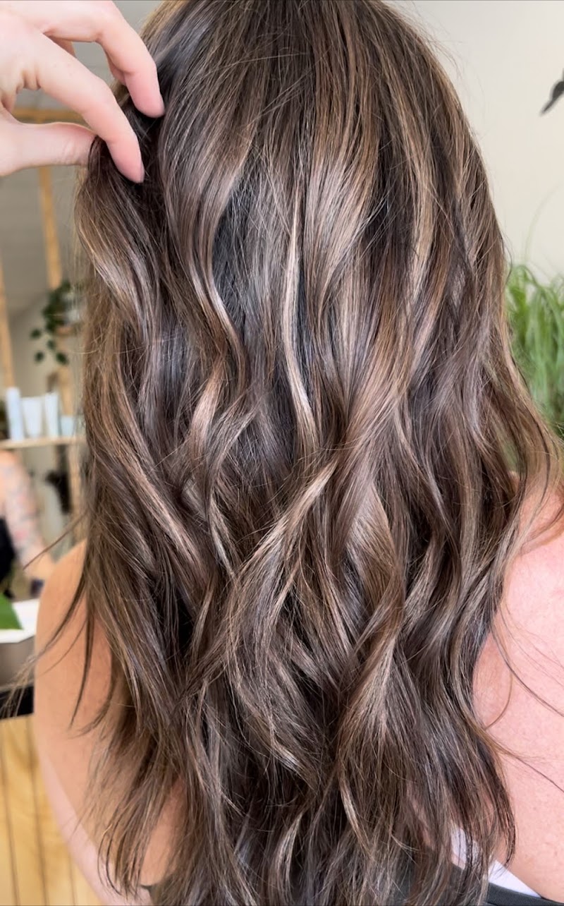 Salon Golden, beauty salon in West Plains, MO, photo 4 of 5